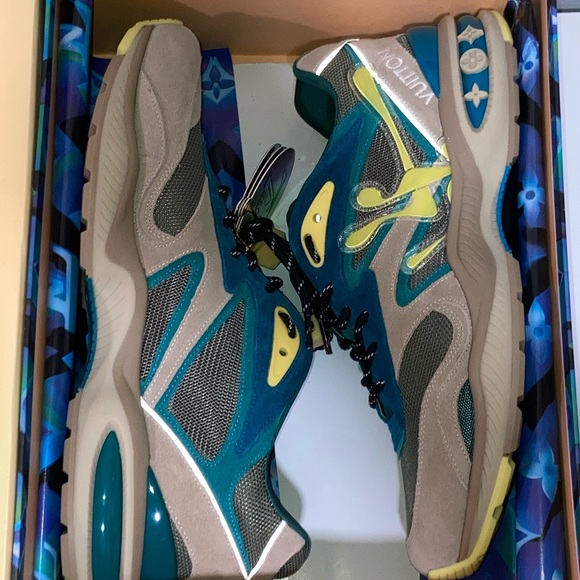 Louis Vuitton Trail Sneaker size 10